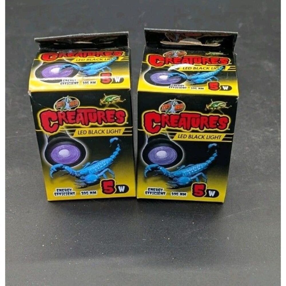 Lot Of 2x Zoo Med Creatures 5 W LED Black Light Energy Efficient 395 nm